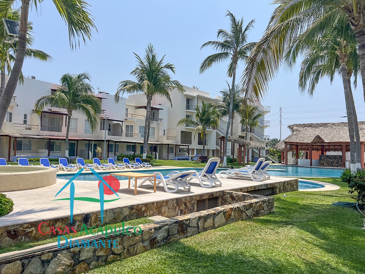 Residencial Caracol - Albercas y jardines 19